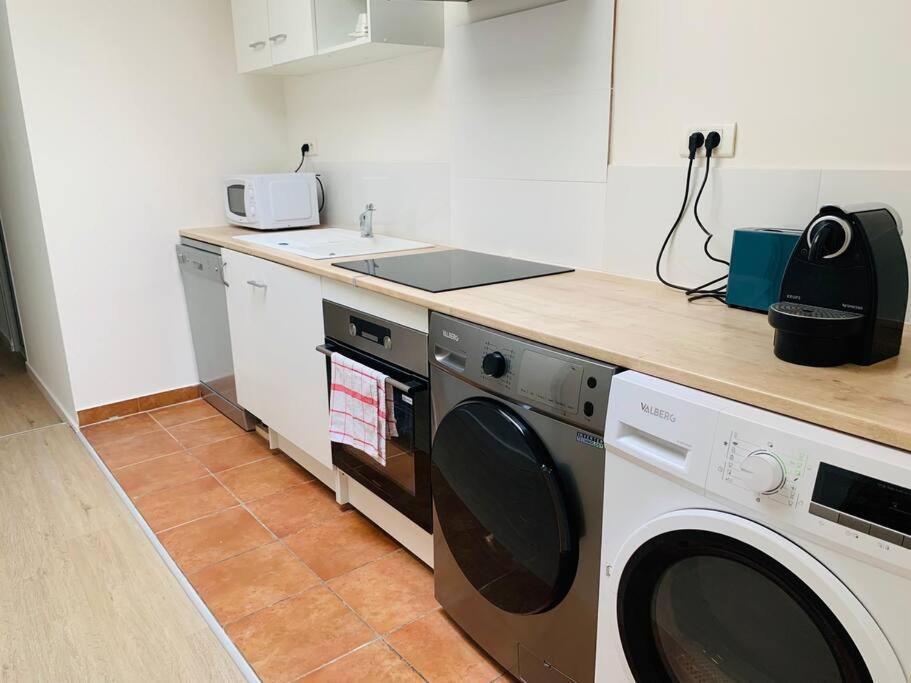 Appartement T3, Au Coeur De Montpellier, Wifi Et Climatisation Exterior photo